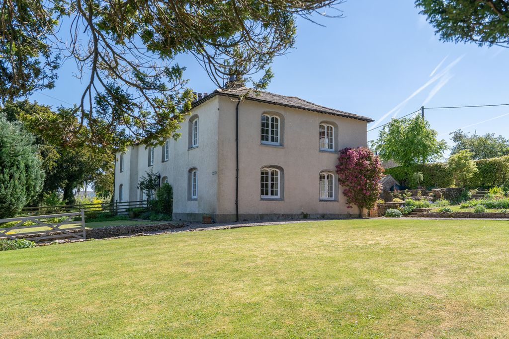 Property photo 1 of 41