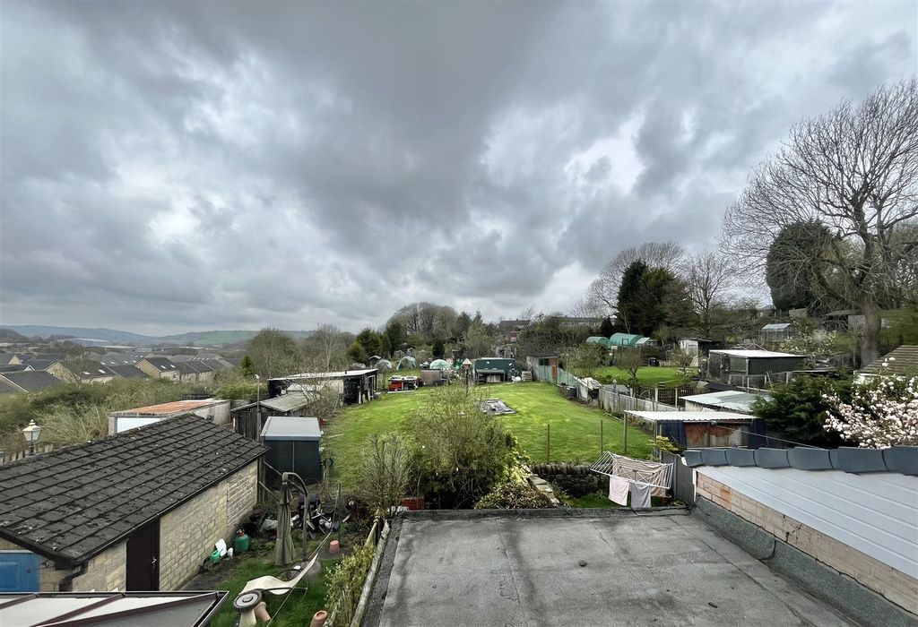 Property photo 2 of 10 Rear Aspect