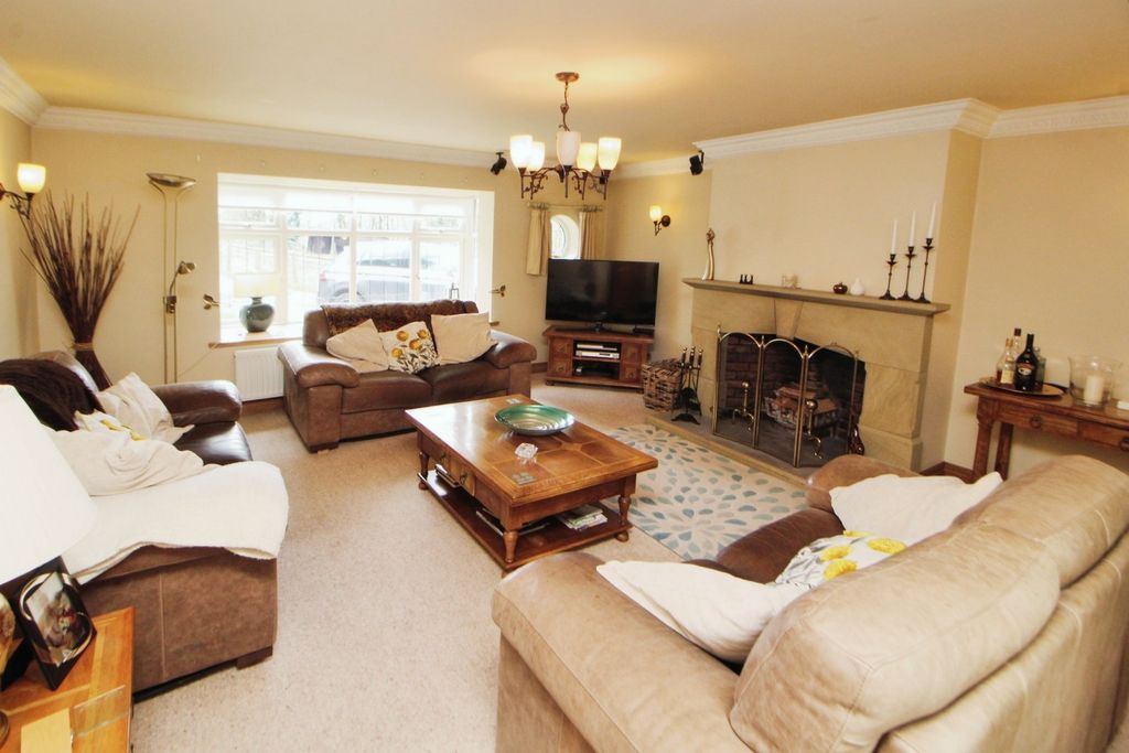 Property photo 2 of 18 Picture No. 10
