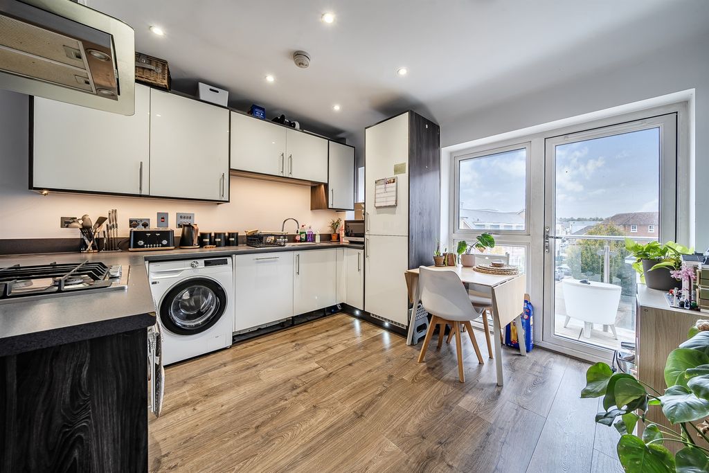 Property photo 3 of 13