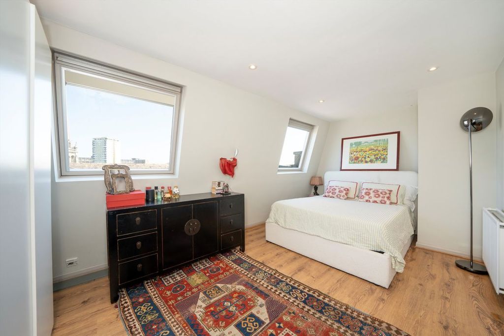 Property photo 3 of 7