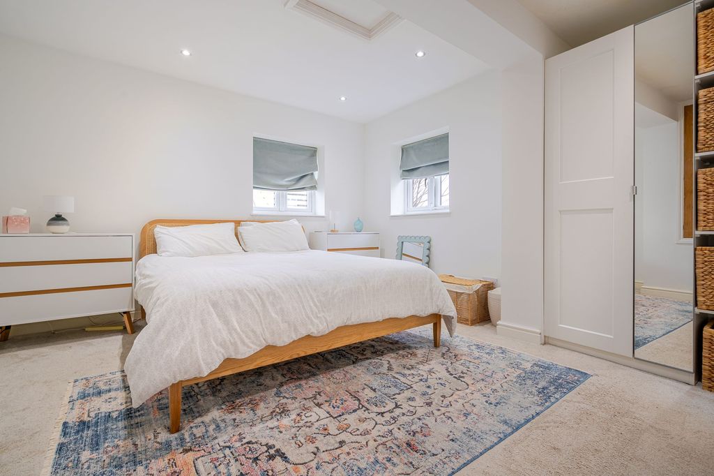 Additional image 7 of 2 bed property to rentClewer Fields, Windsor SL4