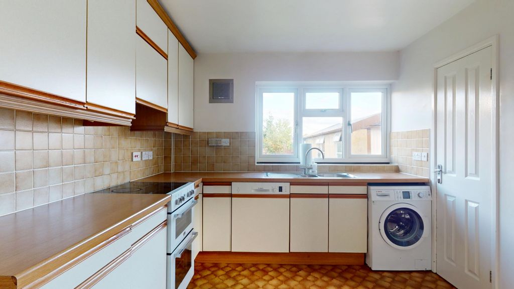 Property photo 3 of 8 Kitchen - Angle 2