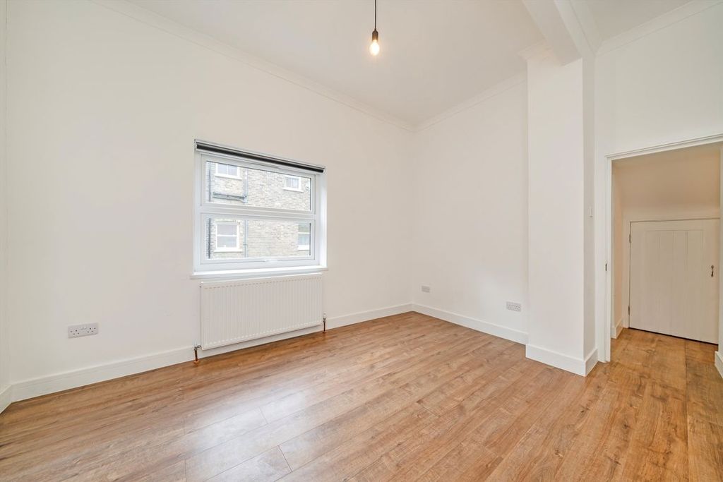 Property photo 3 of 4