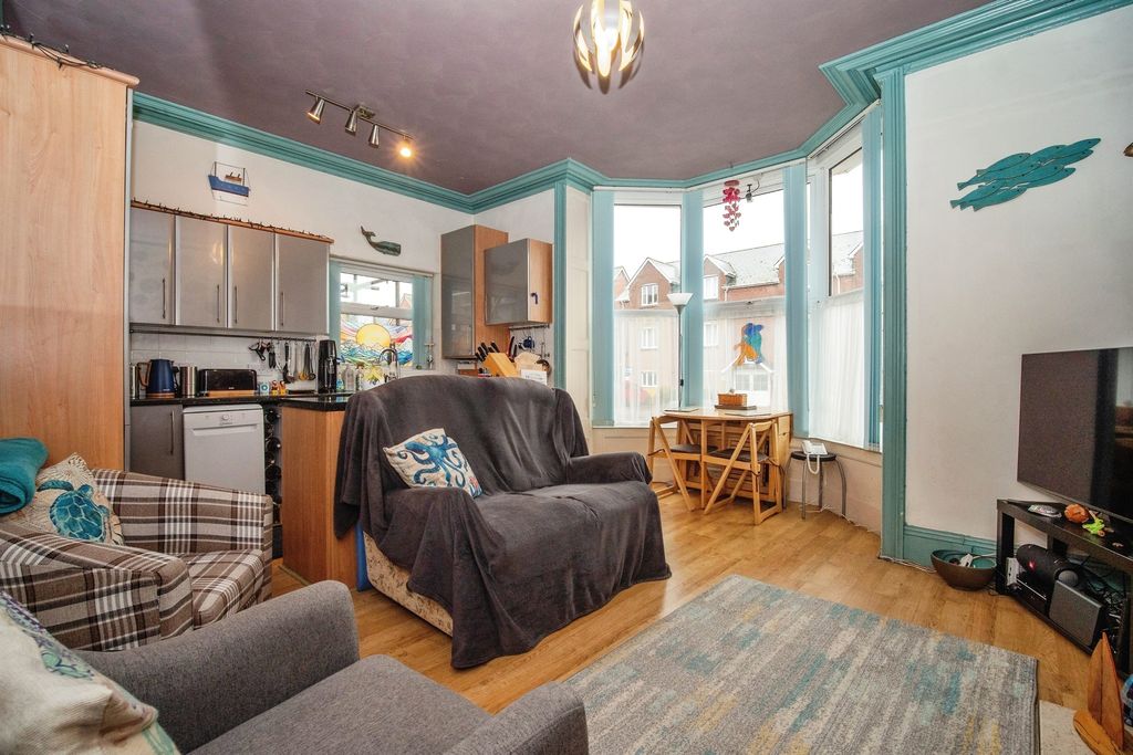 Property photo 3 of 19