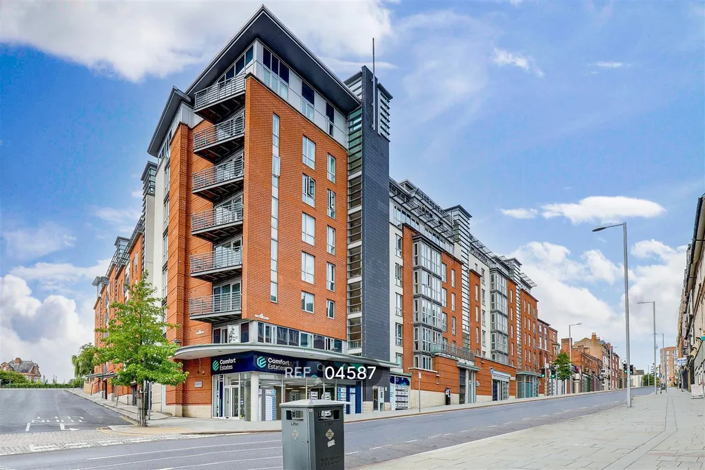 Apartment in Nottingham, The Park - View 3