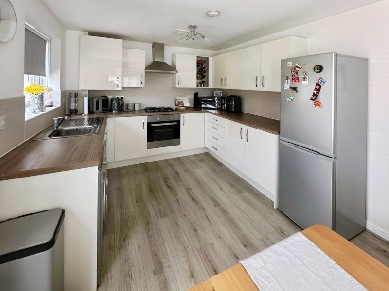 Property photo 3 of 11 Photo 3