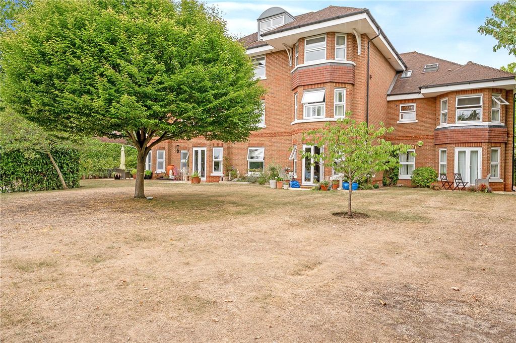 Additional image 17 of 2 bed flat for saleNewholme Court, 89A Oatlands Drive, Weybridge KT13