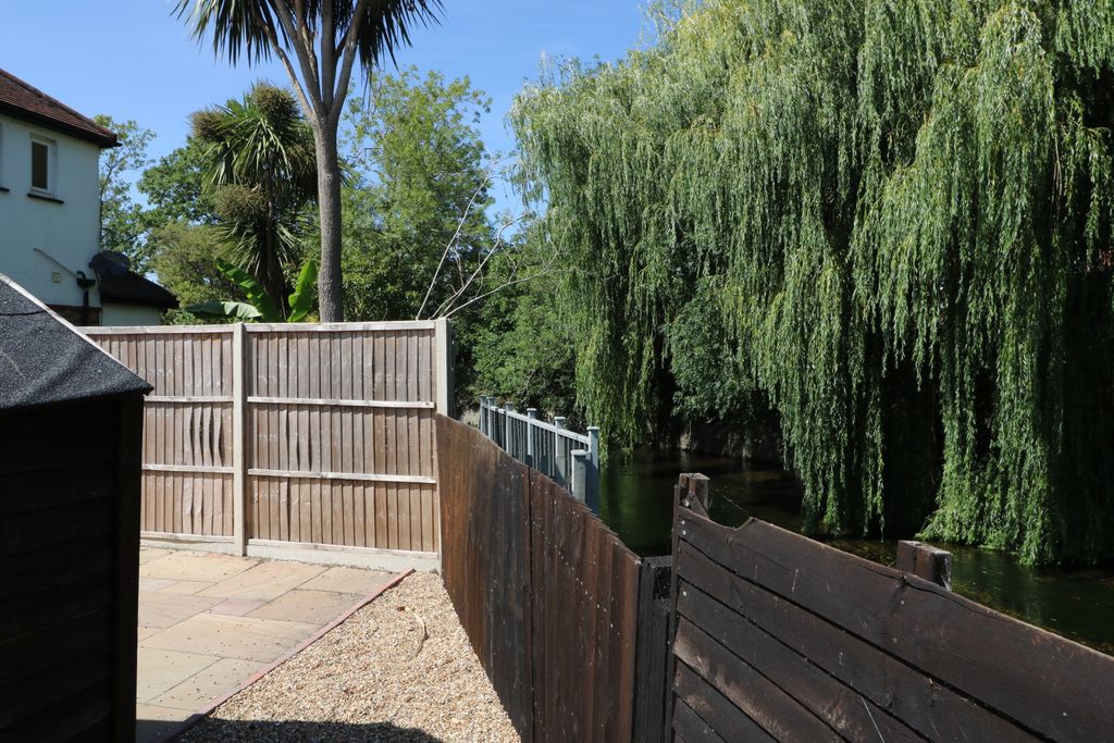 Property photo 1 of 23