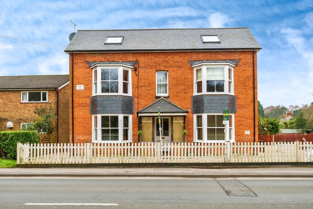 Property photo 1 of 6