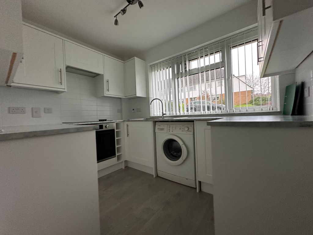 Property photo 3 of 7 Kitchen