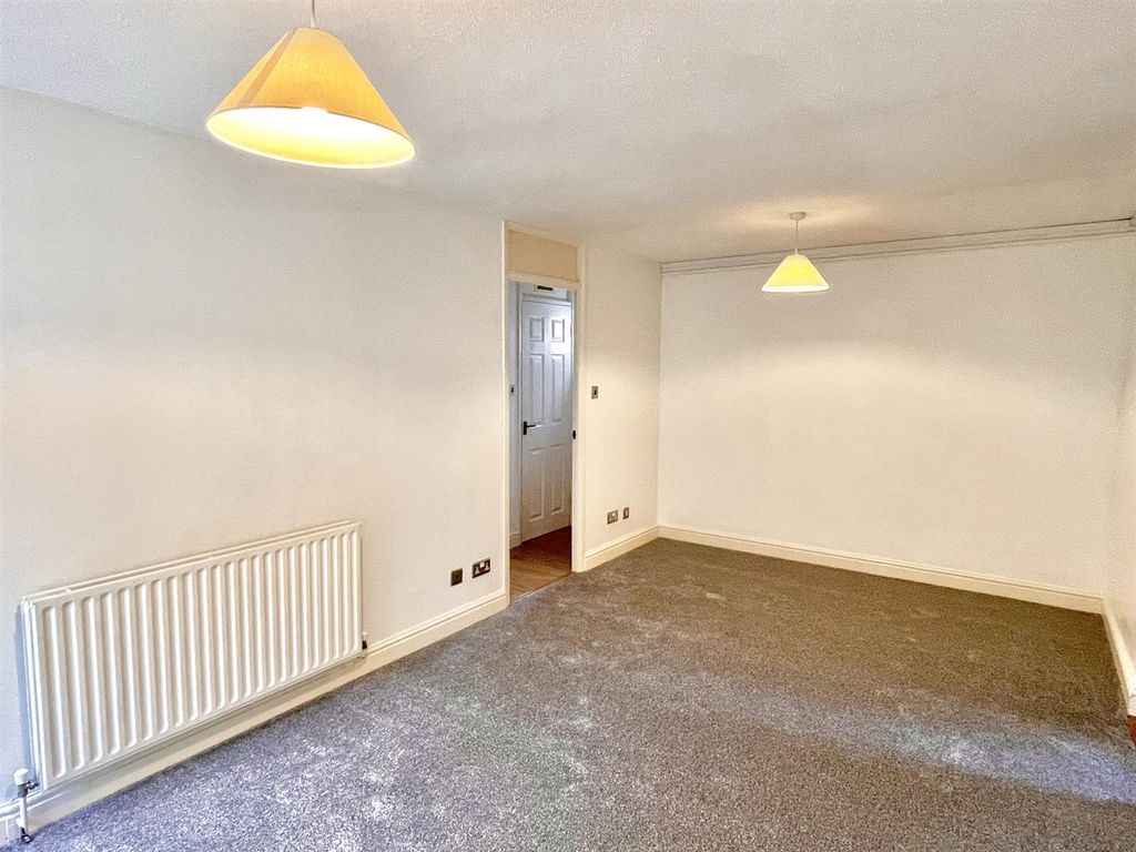 Property photo 2 of 7 Lounge 1.Jpeg