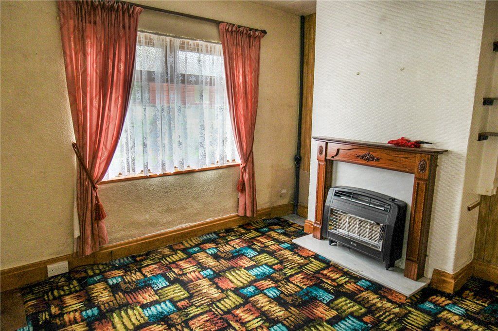 Property photo 3 of 9 Dining Room