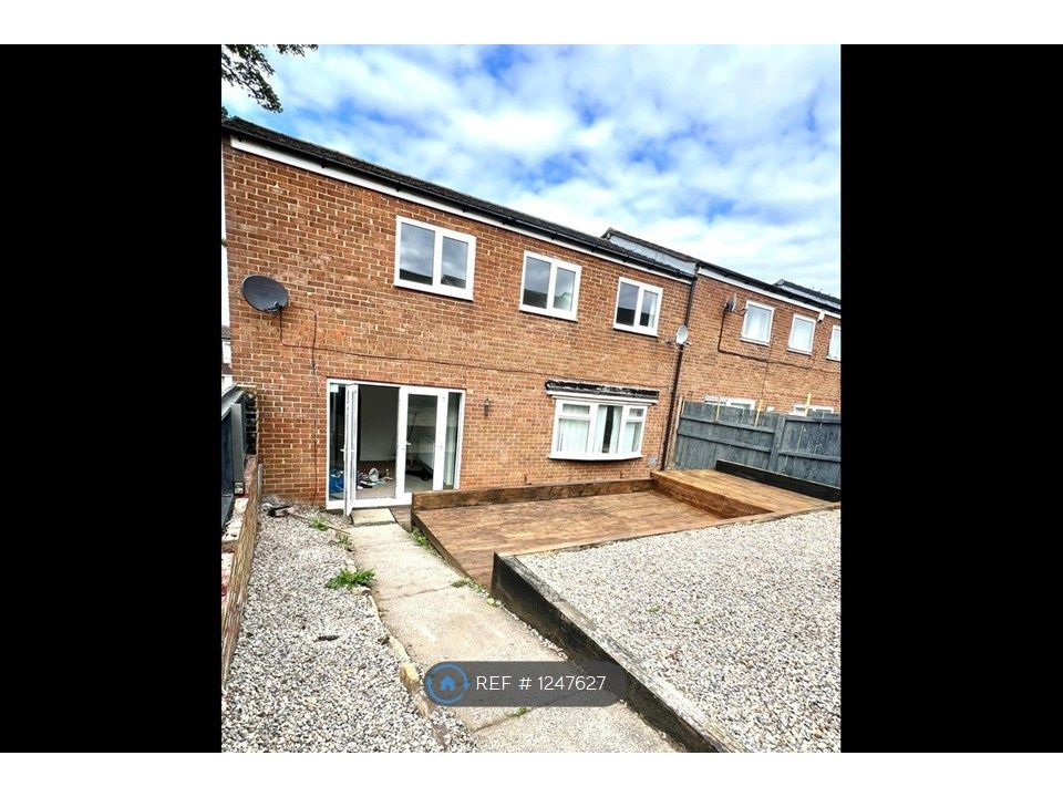 Property photo 1 of 26 Back Garden