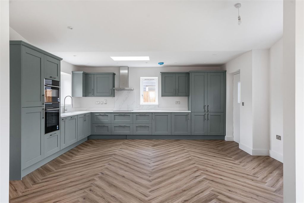 Property photo 3 of 21 28_65718.Jpg