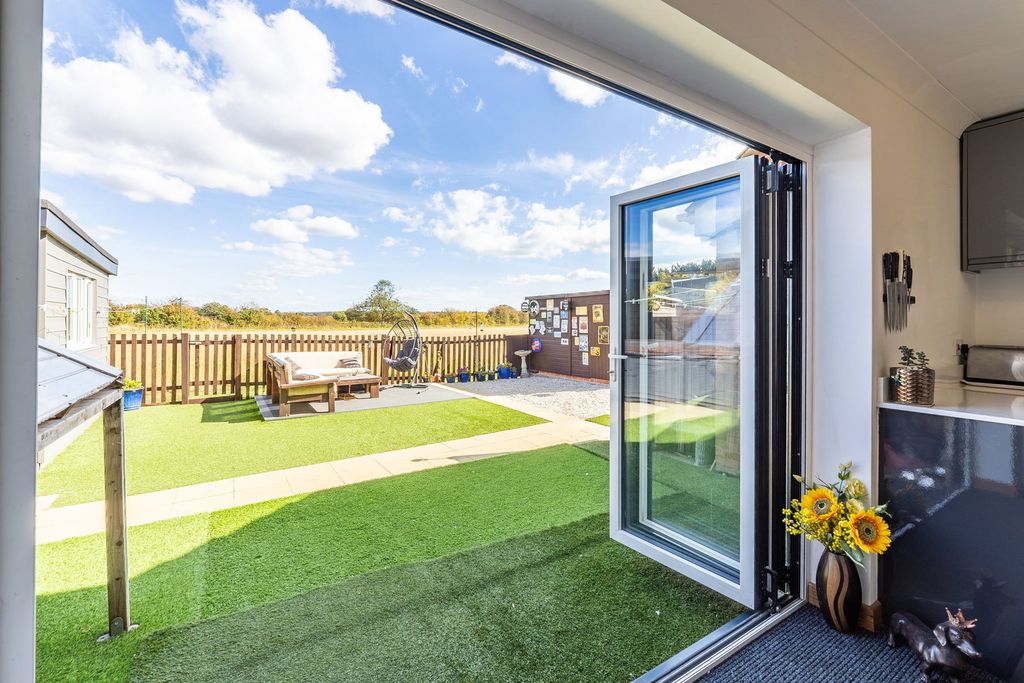 Property photo 3 of 54