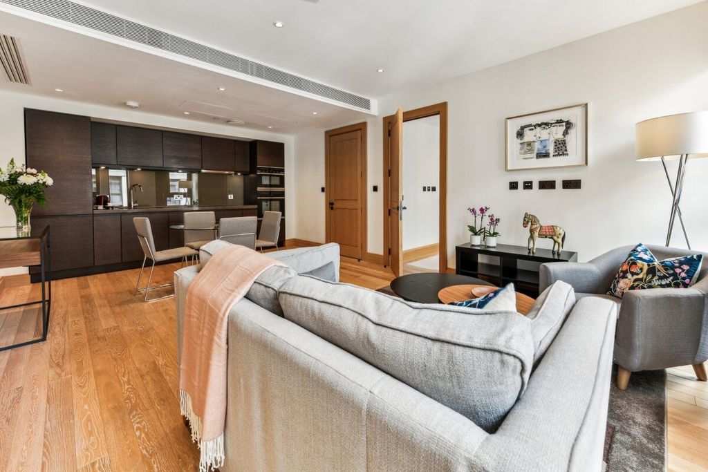 Property photo 3 of 12 Cleland House
