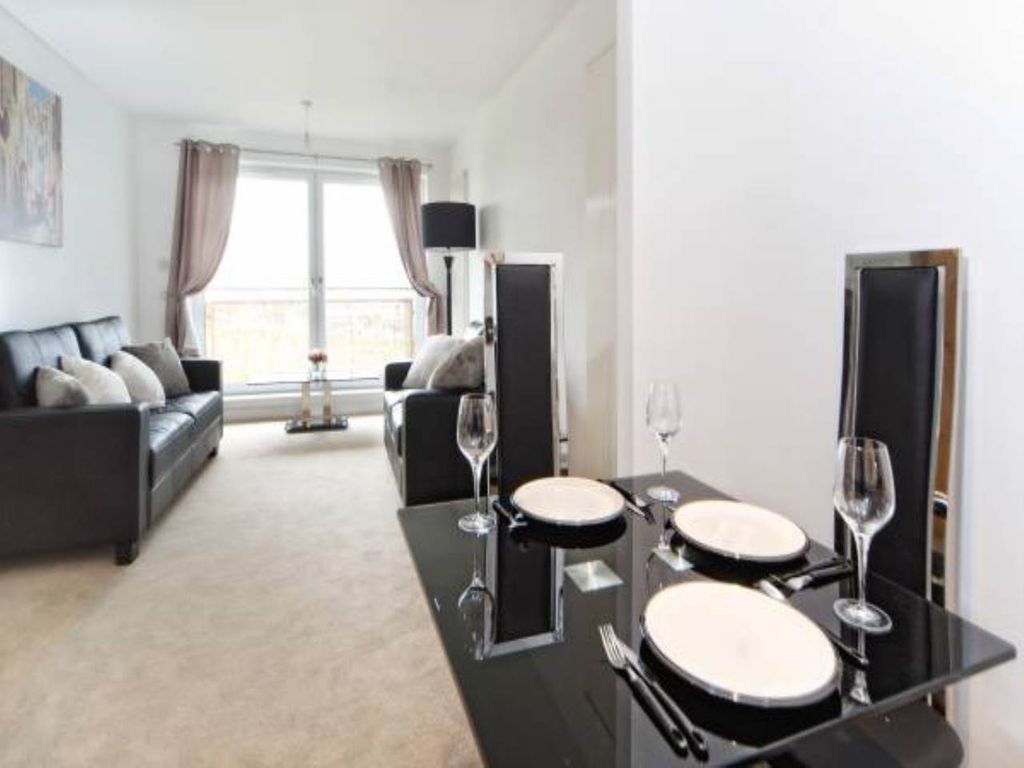 Property photo 3 of 12 Dininglivinbg Pb