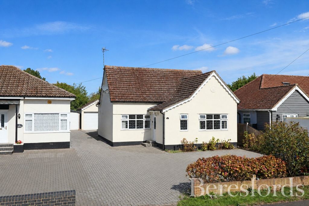 Property photo 1 of 10 Front