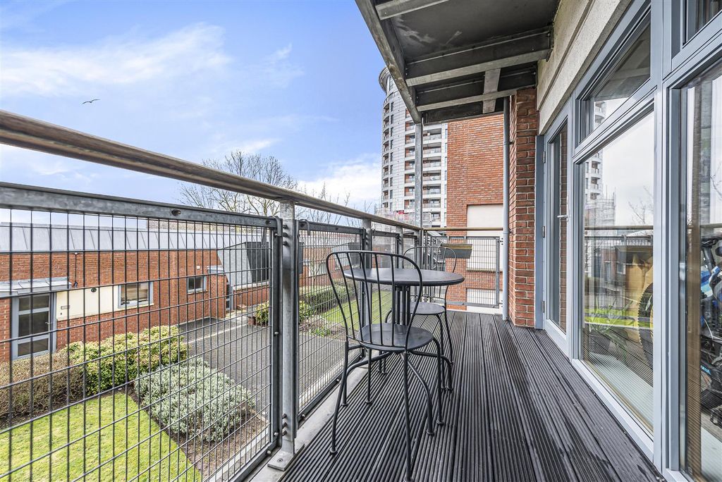 Property photo 2 of 6 Balcony