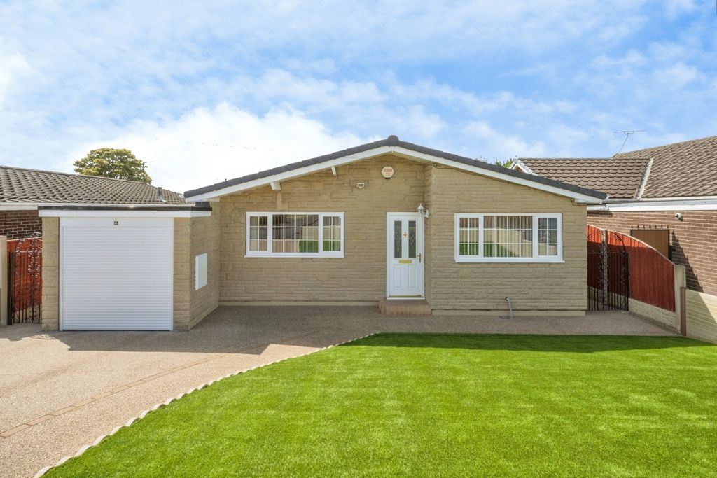 Property photo 1 of 19 Front