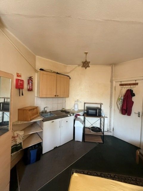 Property photo 1 of 3 Room