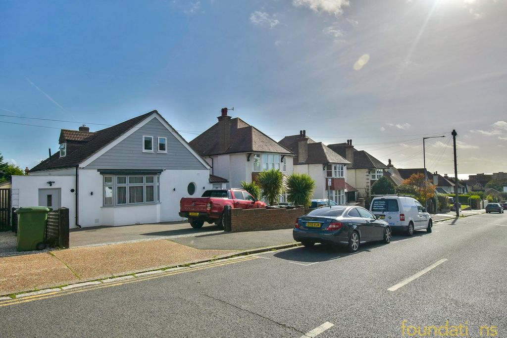 Property photo 2 of 26