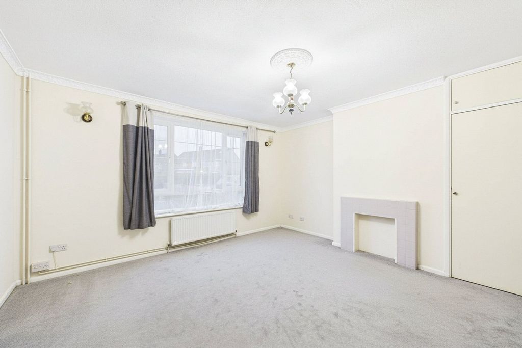 Property photo 3 of 8 Picture No. 20