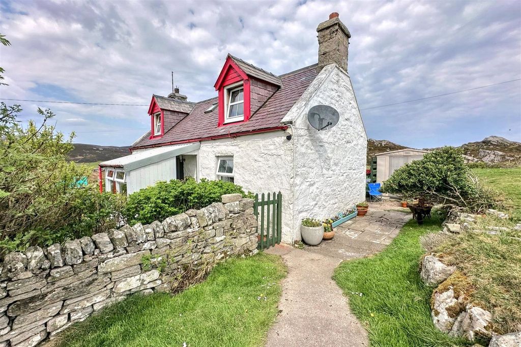 Property photo 1 of 18