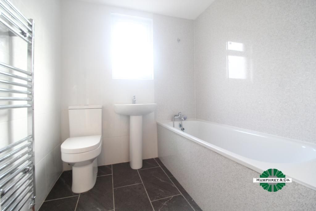 Property photo 1 of 6 Bathroom.Jpg