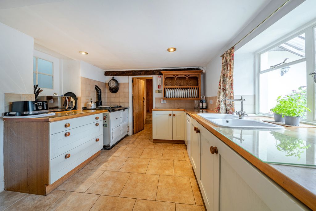 Property photo 3 of 53 Kitchen / Breakfast Room