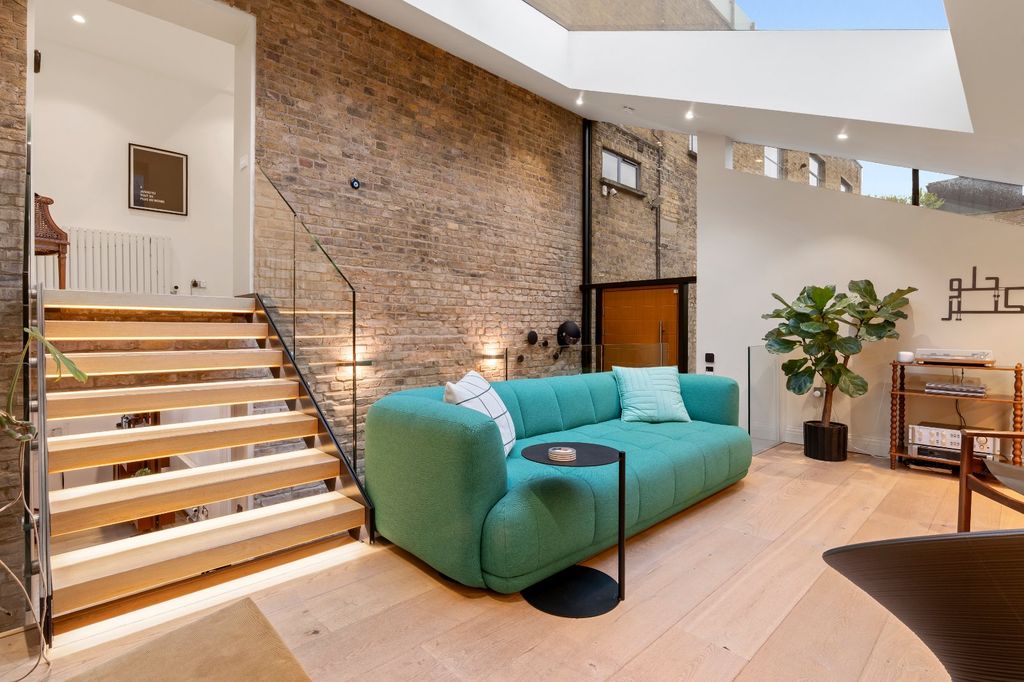 Property photo 3 of 22