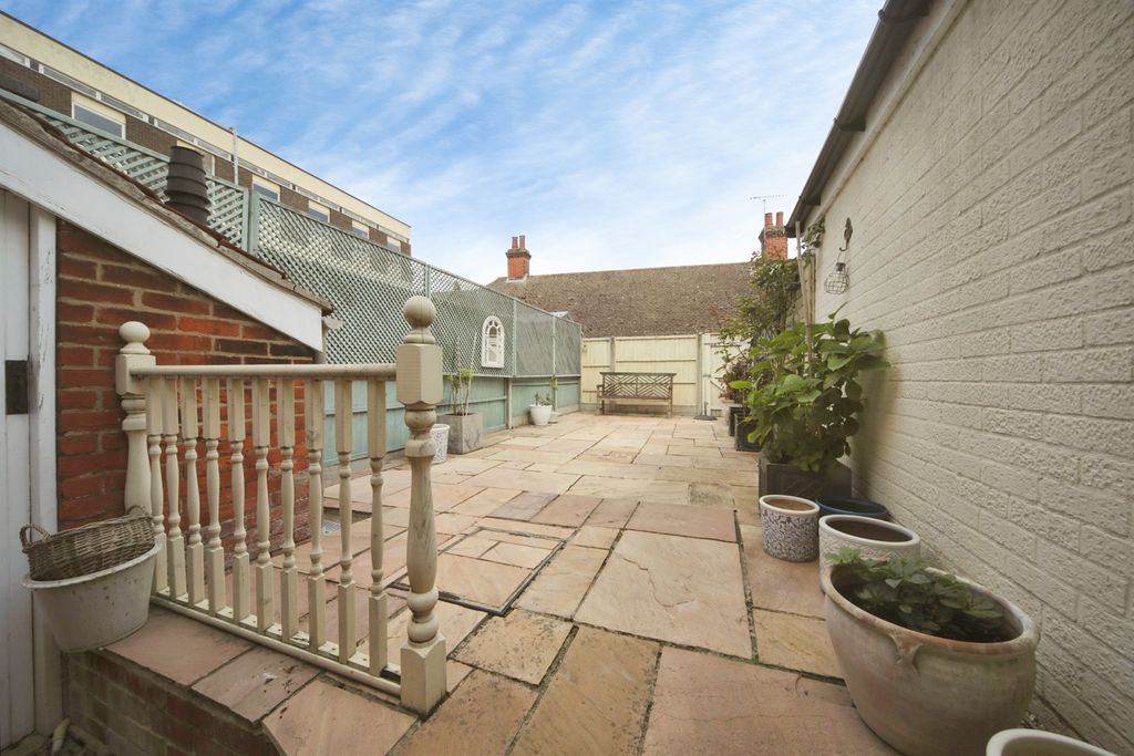 Property photo 2 of 13