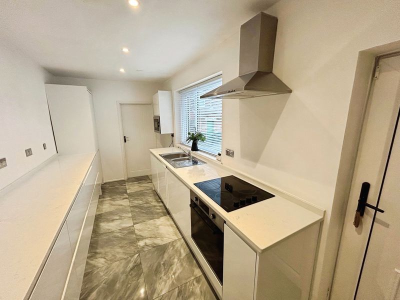 Property photo 3 of 9 Photo 5