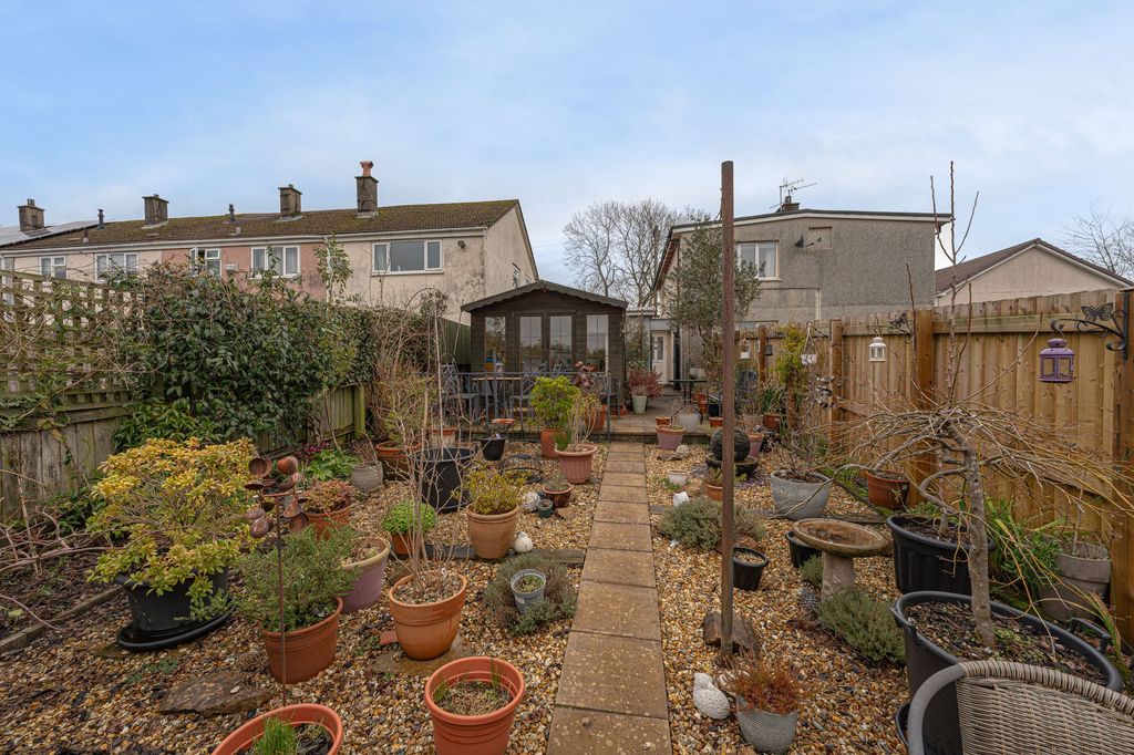 Property photo 2 of 21