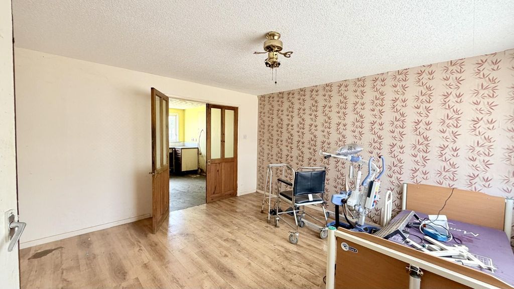 Property photo 3 of 14 Bedroom