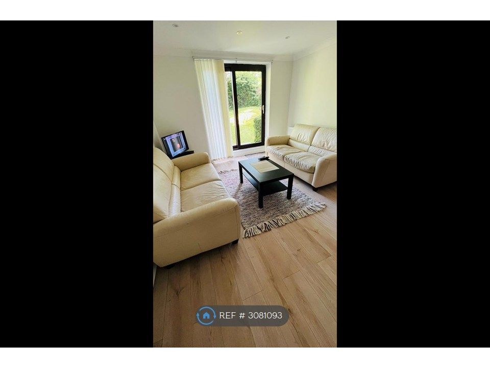 Property photo 2 of 6 Living Room