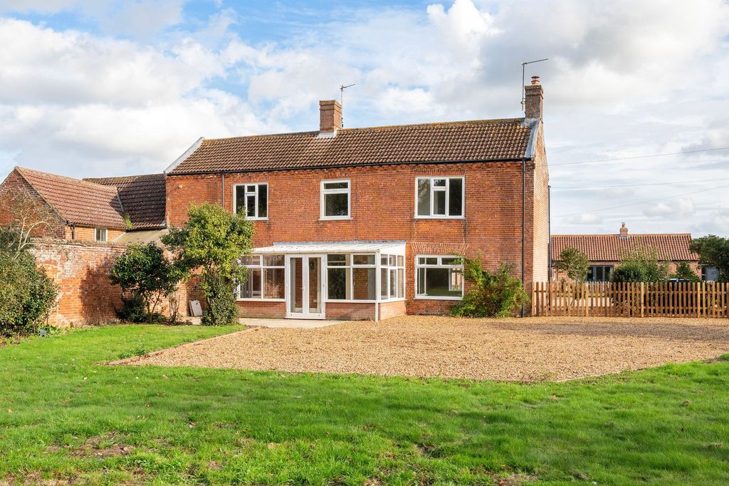 Property photo 1 of 27