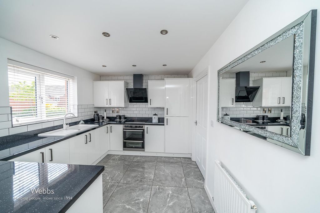 Property photo 3 of 28 Â© Webbs Estate Agents Â© (4 Of 55).Jpg