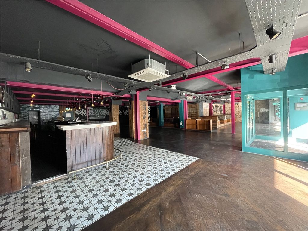 Property photo 3 of 8 Picture No. 02