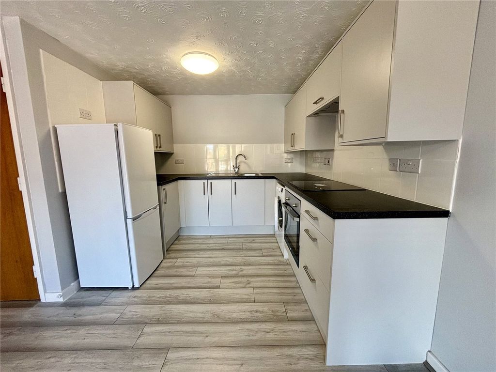 Property photo 2 of 7 Picture No. 15