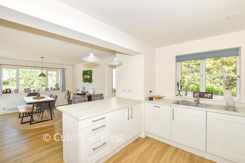 Property photo 3 of 16 Kitchen