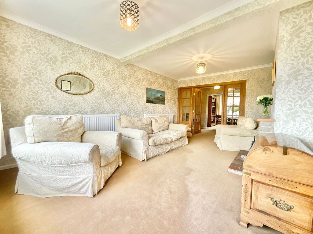 Property photo 2 of 31