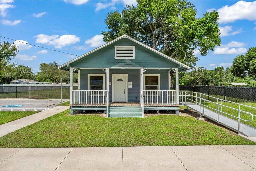 Property photo 1 of 20