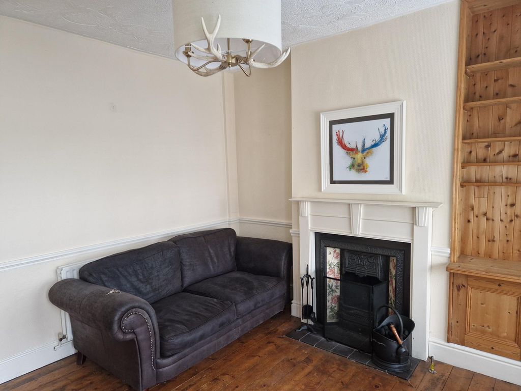 Property photo 3 of 12