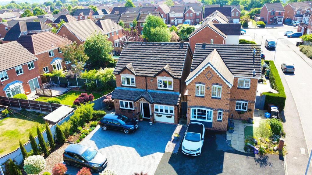 Property photo 2 of 38 Pershore Drive, Branston (2).Jpg