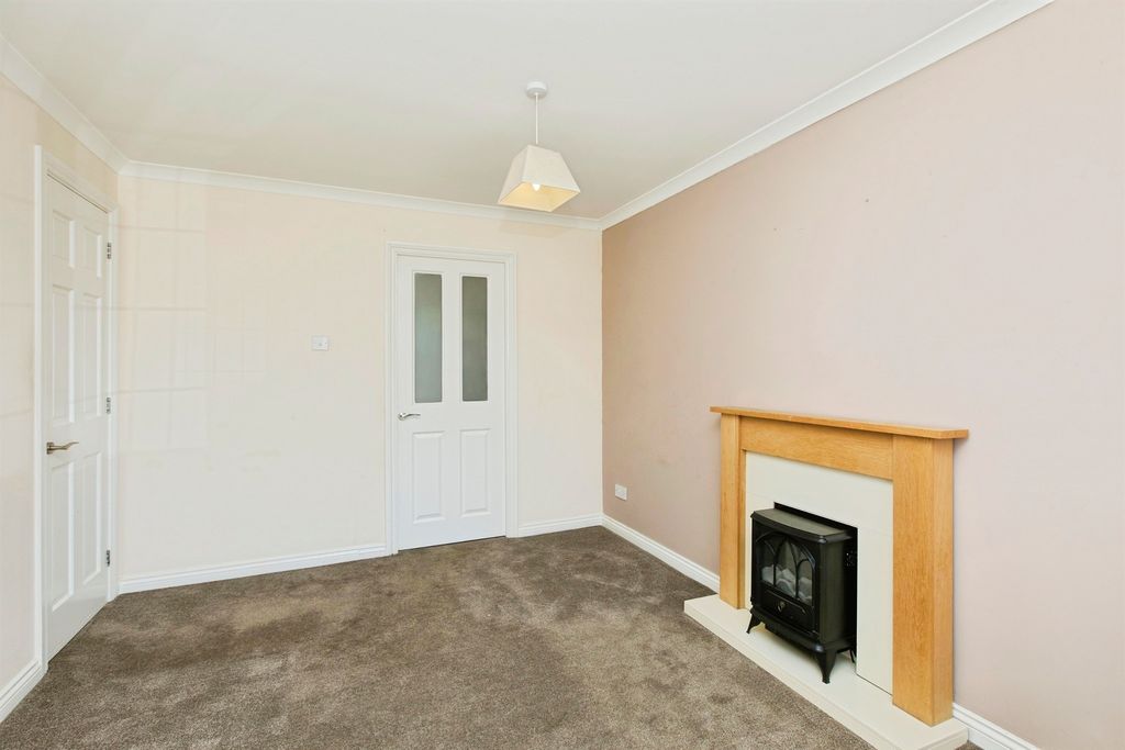 Property photo 2 of 20