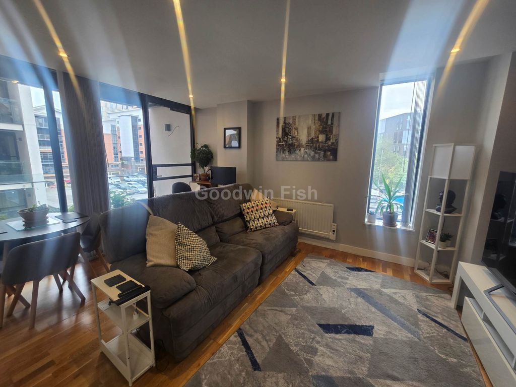 Property photo 3 of 12