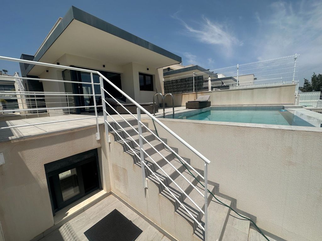 Property photo 2 of 49