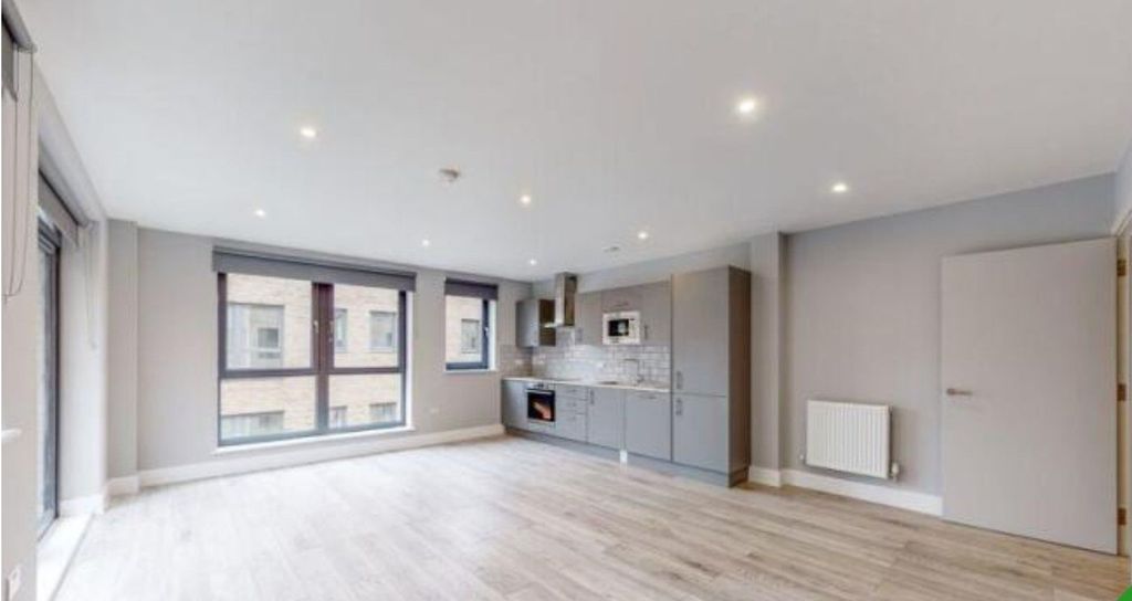 Additional image 4 of 10 bed flat for sale32 Apartments For Sale, Varis Court, Station Approach Road, Coulsdon CR5